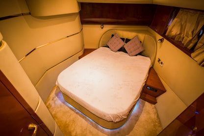 Dubai: 65 ft Azimut privéjachtverhuur