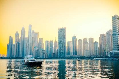 Dubai: 65 ft Azimut privéjachtverhuur