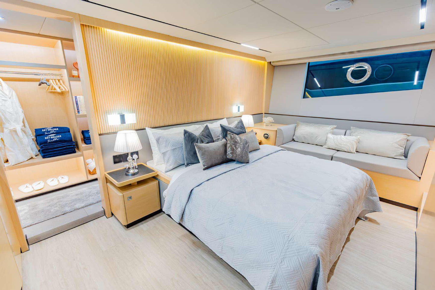 Dubai: Gala 62 ft Luksusyacht Privat Utleie