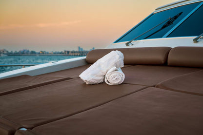 Dubai: 80 ft Azimut privéjachtverhuur