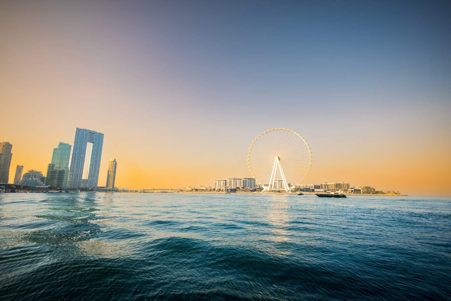 Dubai: 80 ft Azimut privéjachtverhuur