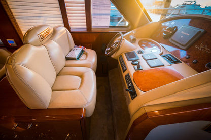 Dubai: 65 ft Azimut privéjachtverhuur