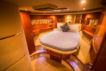 Dubai: 65 ft Azimut privéjachtverhuur