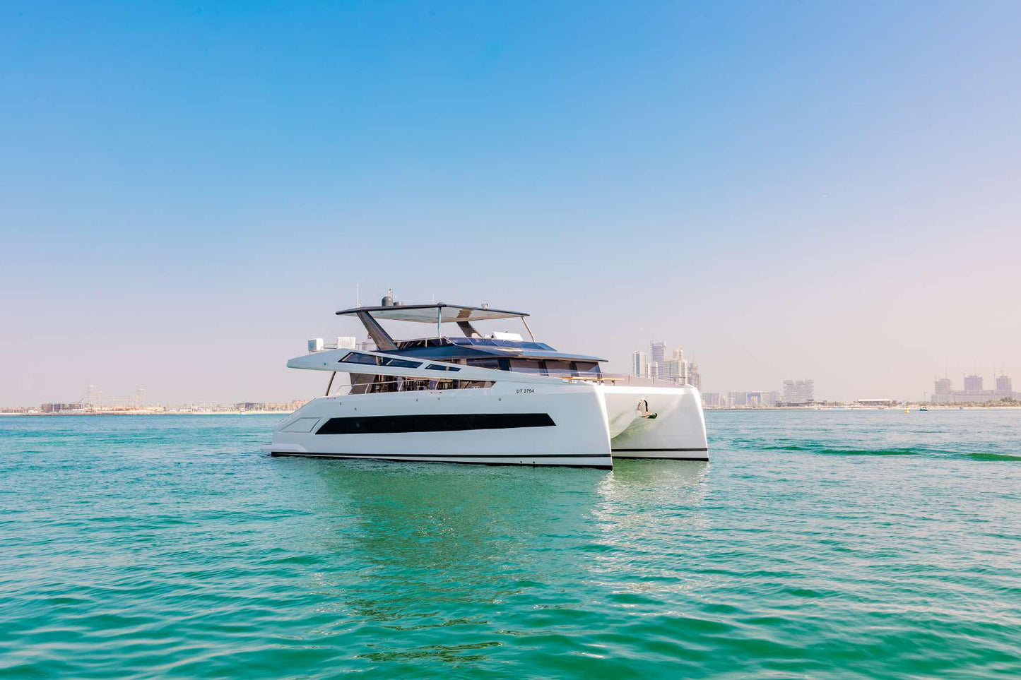 Dubái: alquiler privado de yate de lujo Infinity de 60 pies
