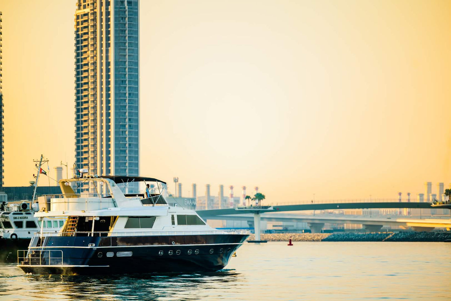 Dubai: 80 ft Azimut privéjachtverhuur