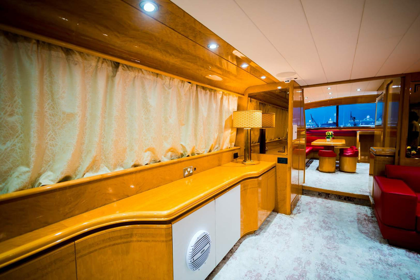 Dubai: 80 ft Azimut privéjachtverhuur