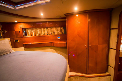 Dubai: 65 ft Azimut privéjachtverhuur