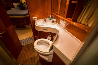 Dubai: 65 ft Azimut privéjachtverhuur