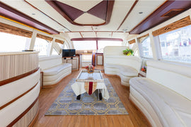 Dubai: Tour Privato in Yacht da 82 Piedi