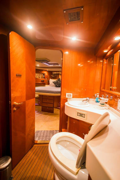 Dubai: 65 ft Azimut privéjachtverhuur