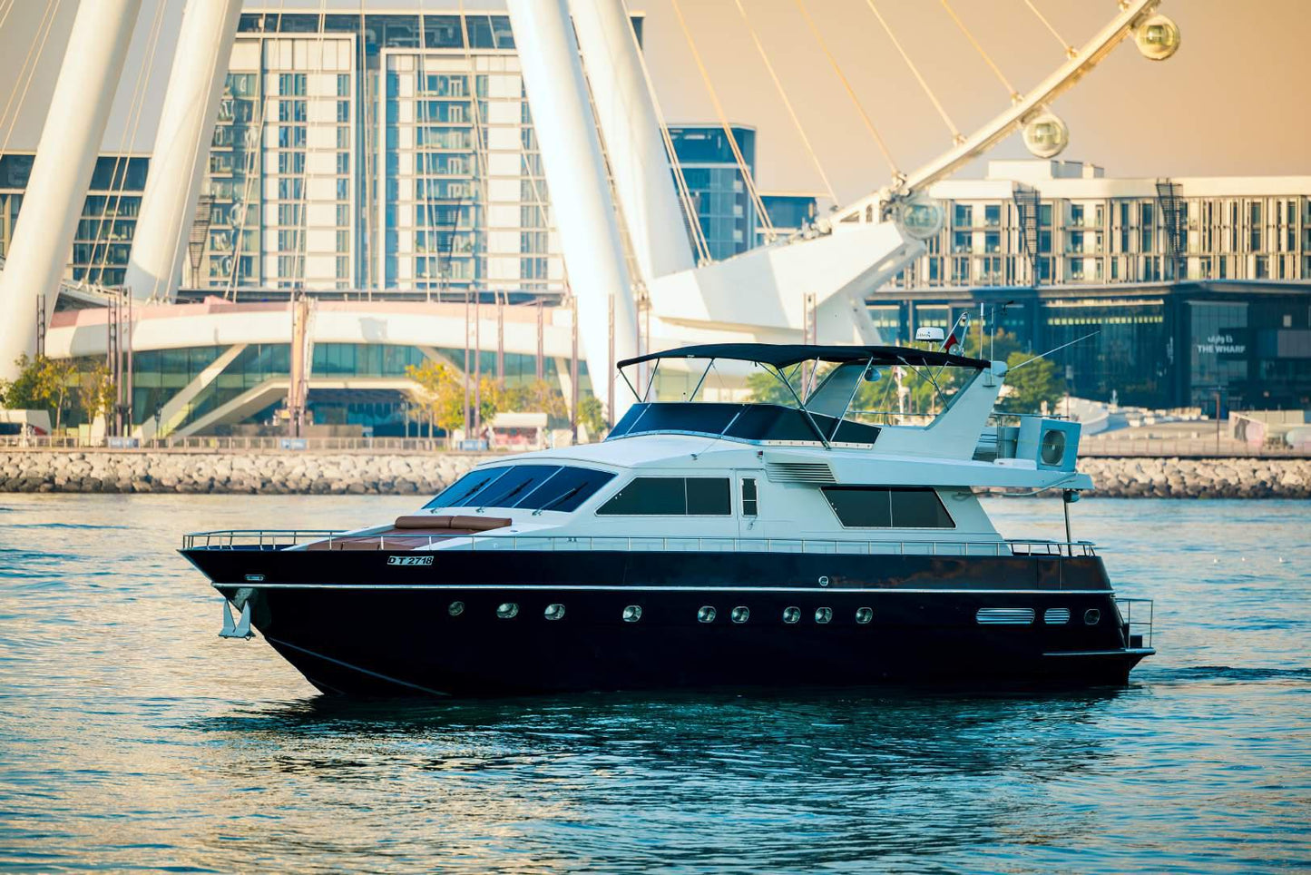 Dubai: 80 ft Azimut privéjachtverhuur