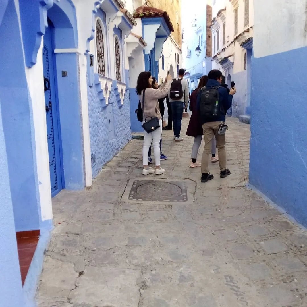 From Fès: Transfer nach Tanger mit Besuch in Chefchaouen