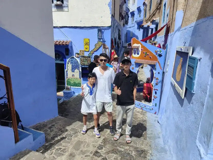 From Fès: Transfer nach Tanger mit Besuch in Chefchaouen