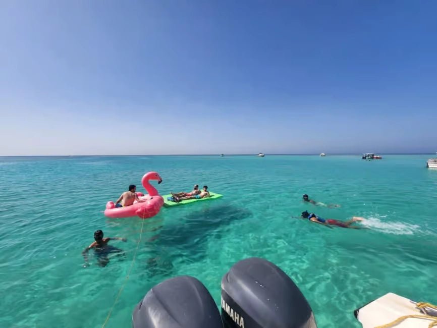 Jeddah: Bayadah Island Private Boat Tour and Snorkeling Tour