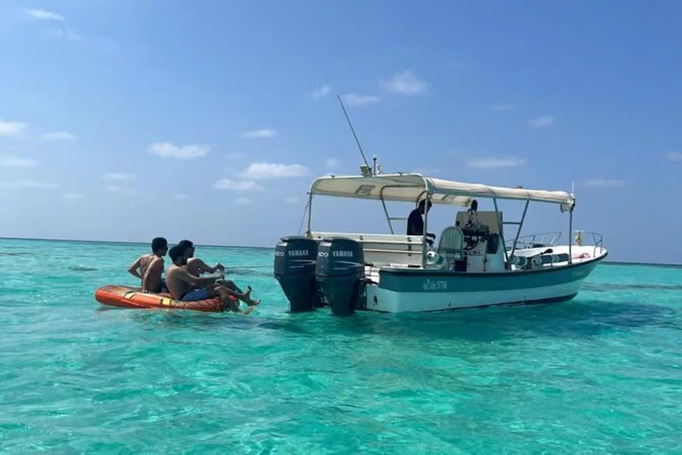 Jeddah: Bayadah Island Private Boat Tour and Snorkeling Tour