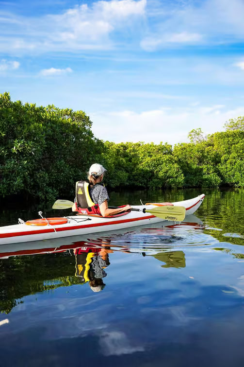 Zanzibar: Tur kayak mangrove dan desa di Pulau Uzi dengan makan siang buah tropis
