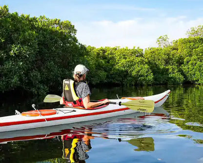 Zanzibar: Tur kayak mangrove dan desa di Pulau Uzi dengan makan siang buah tropis