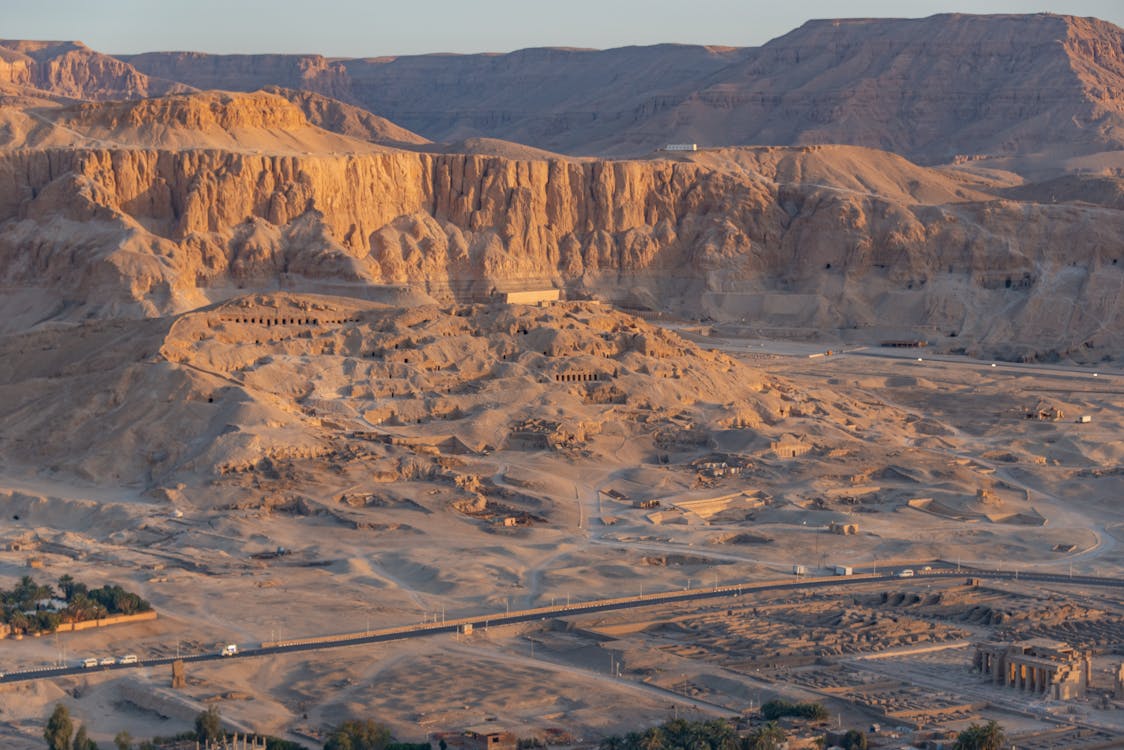 Luxor: Full - Day Hot Air Balloon Ride, West & East Banks, Temples, and Valley of the Kings