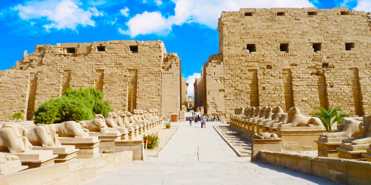 Luxor: Full - Day Hot Air Balloon Ride with East and West Bank Private Tour