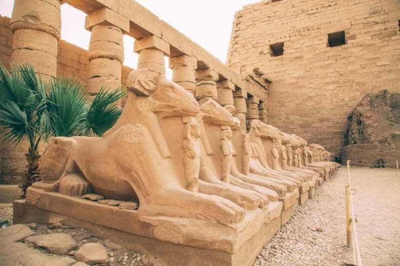 Luxor: Full - Day Hot Air Balloon Ride with East and West Bank Private Tour