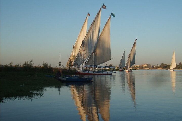 Luxor: Full - Day Hot Air Balloon Ride with East and West Bank Private Tour