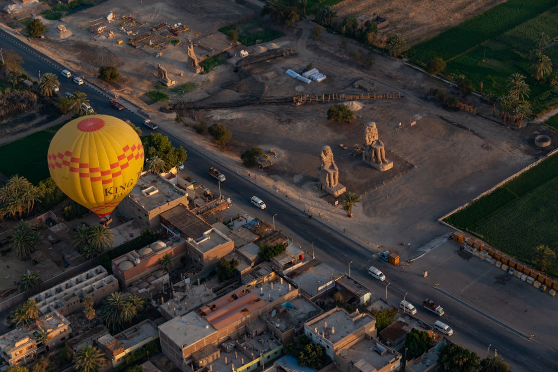 Luxor: Luxury Sunrise Hot Air Balloon Ride with Nile & Temple Views