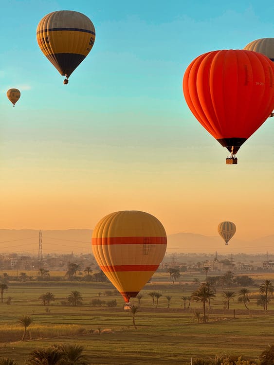 Luxor: Luxury Sunrise Hot Air Balloon Ride with Nile & Temple Views