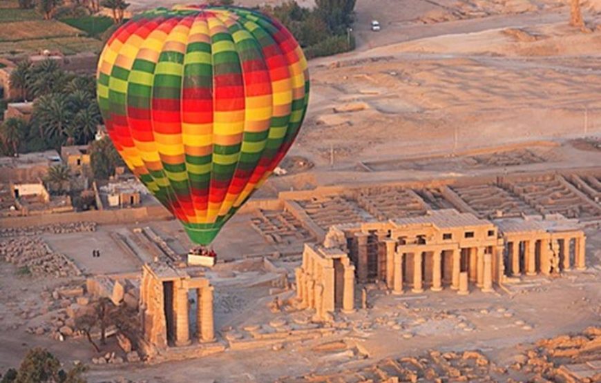 Luxor: Private Full - Day Hot Air Balloon, East and West Bank Tour