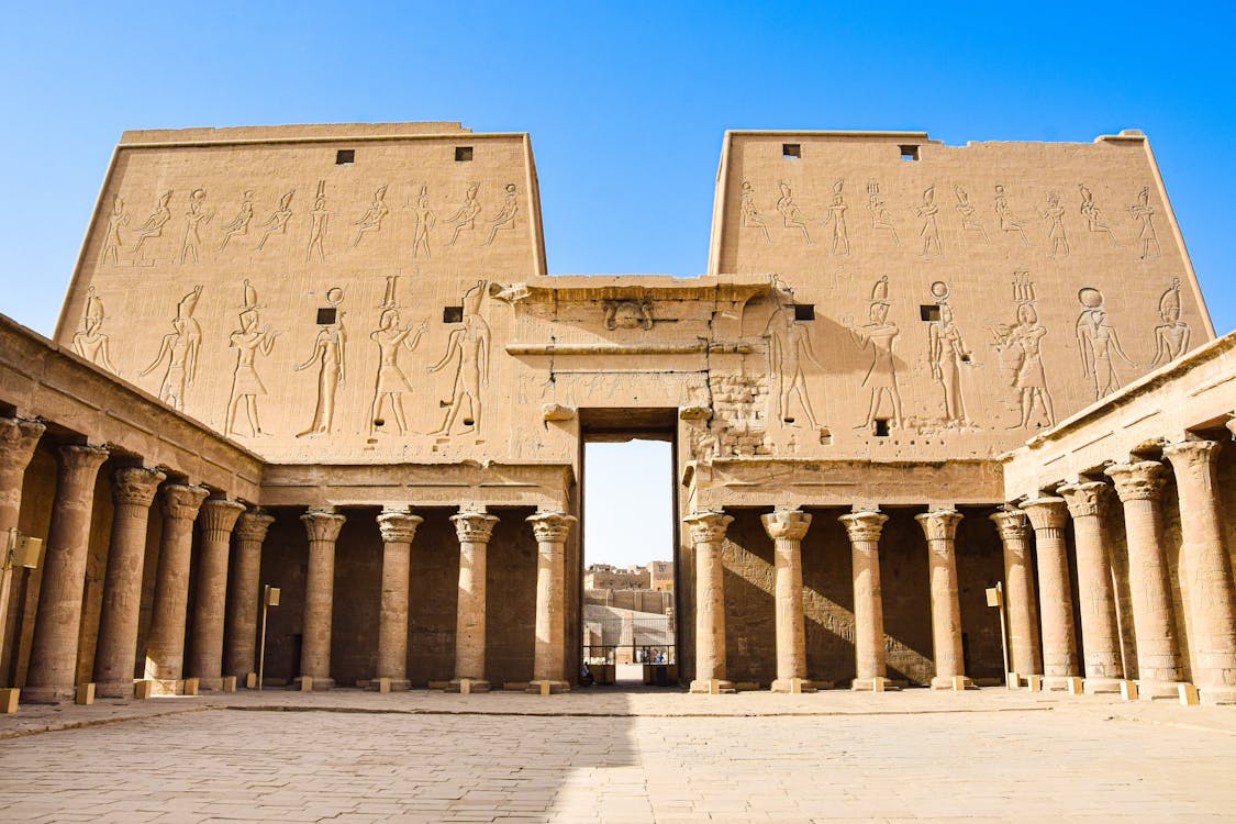 Luxor: Private Guided Tour to East and West Bank