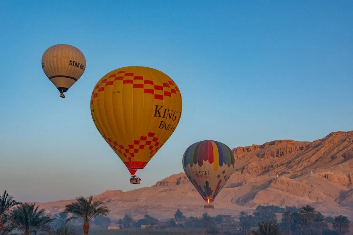 Luxor: Sunrise Hot Air Balloon Flight over the West Bank