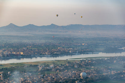 Luxor: Sunrise Hot Air Balloon Flight over the West Bank