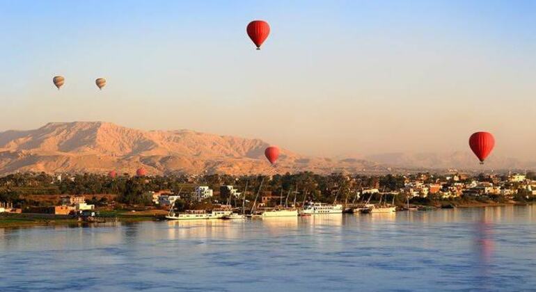 Luxor: Sunrise Hot Air Balloon Ride over Temples and Landmarks
