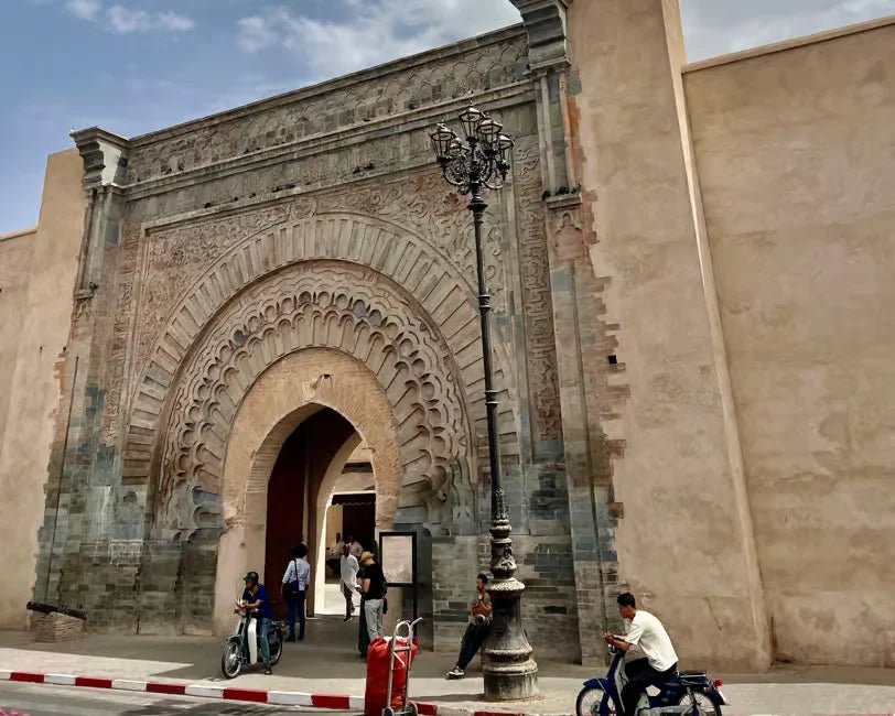 Marrakech: Majorelle & Menara Gardens Tour with Horse Carriage Ride