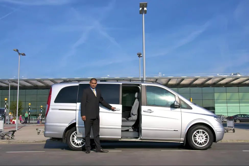 Marrakech: Private Marrakech Airport Transfer between City Center and Menara Airport
