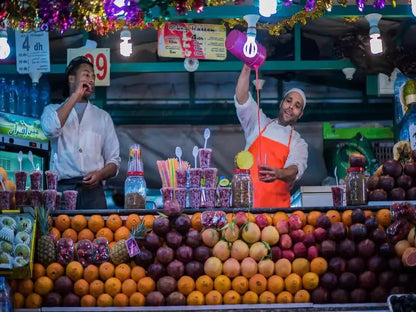 Marrakech: Private Shopping Tour with Souks, Hidden Markets and Moroccan Snacks