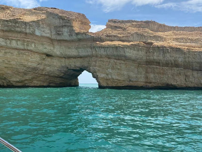 Muscat: 2 - hours Dolphin Watching Boat Tour