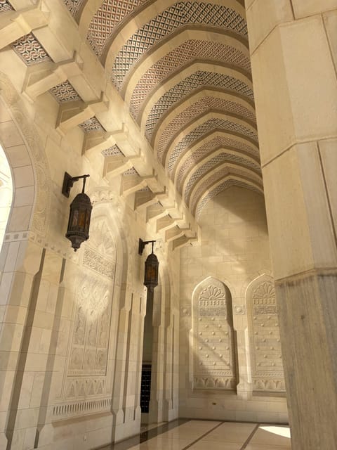Muscat: City Highlights Guided Tour with Grand Mosque Visit