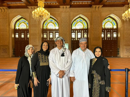 Muscat: City Highlights Guided Tour with Grand Mosque Visit