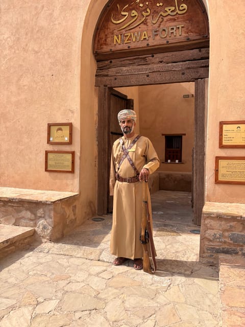 Muscat: Day Trip to Nizwa and Jebel Shams