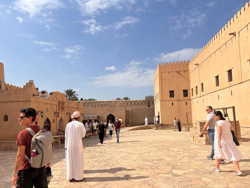 Muscat: Day Trip to Nizwa and Jebel Shams