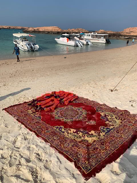 Muscat: Daymaniat Islands Snorkeling Trip