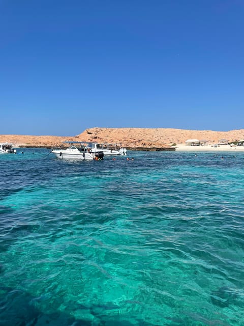 Muscat: Daymaniat Islands Snorkeling Trip