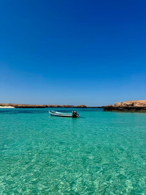 Muscat: Daymaniat Islands Snorkeling Trip