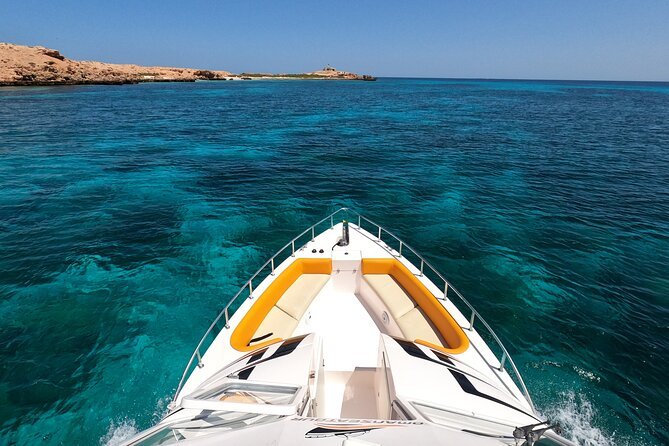 Muscat: Daymaniyat Islands Group Snorkeling Trip