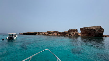 Muscat: Daymaniyat Islands Group Snorkeling Trip