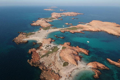 Muscat: Daymaniyat Islands Group Snorkeling Trip