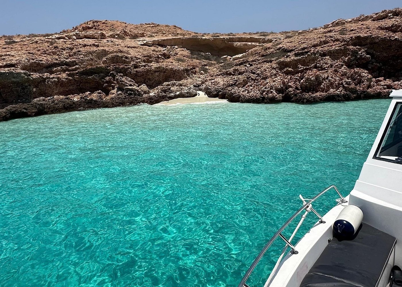 Muscat: Daymaniyat Islands Group Snorkeling Trip