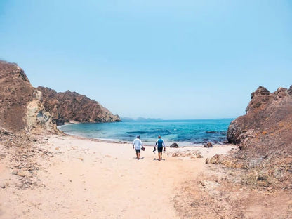 Muscat: Discover Scuba Diving Experience at Qantab Beach