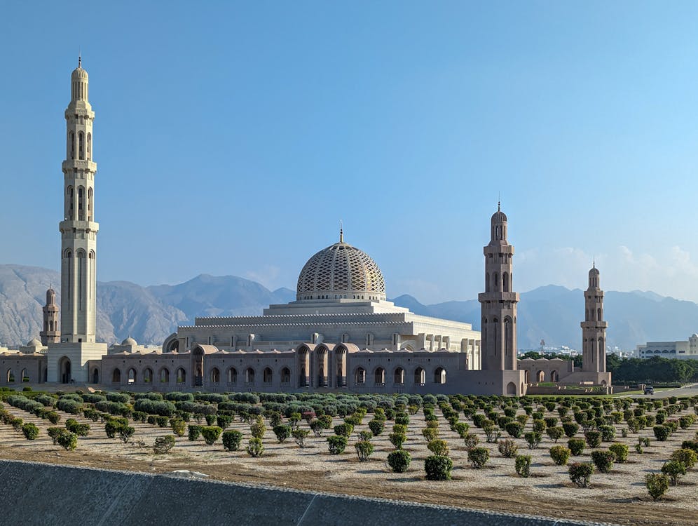 Muscat: Full - Day Tour of City Landmarks, Wadi Shab, and Bimmah Sinkhole