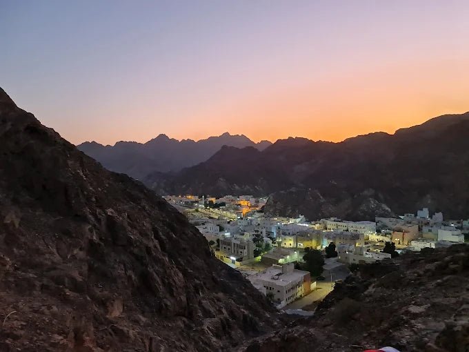 Muscat: Guided Sidab Mountain Hike and Coastal View Tour with Pickup